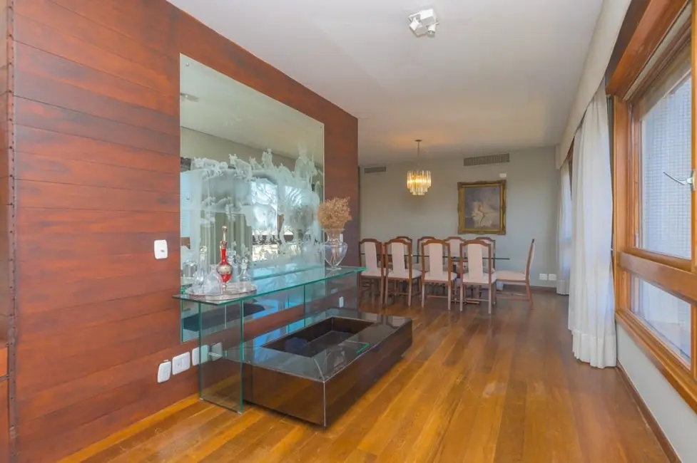Apartamento com 3 quartos à venda, 350m2 em Rio Branco, Porto Alegre - RS - imagem 9 Foto 9 de Apartamento com 3 quartos à venda, 350m2 em Rio Branco, Porto Alegre - RS