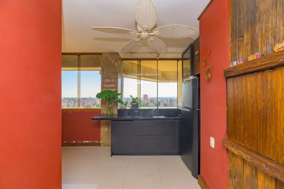 Apartamento com 3 quartos à venda, 350m2 em Rio Branco, Porto Alegre - RS - imagem 3 Foto 3 de Apartamento com 3 quartos à venda, 350m2 em Rio Branco, Porto Alegre - RS