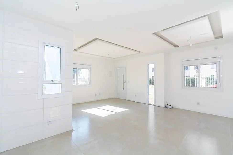 Foto 1 de Casa com 2 quartos à venda, 67m2 em Mato Grande, Canoas - RS