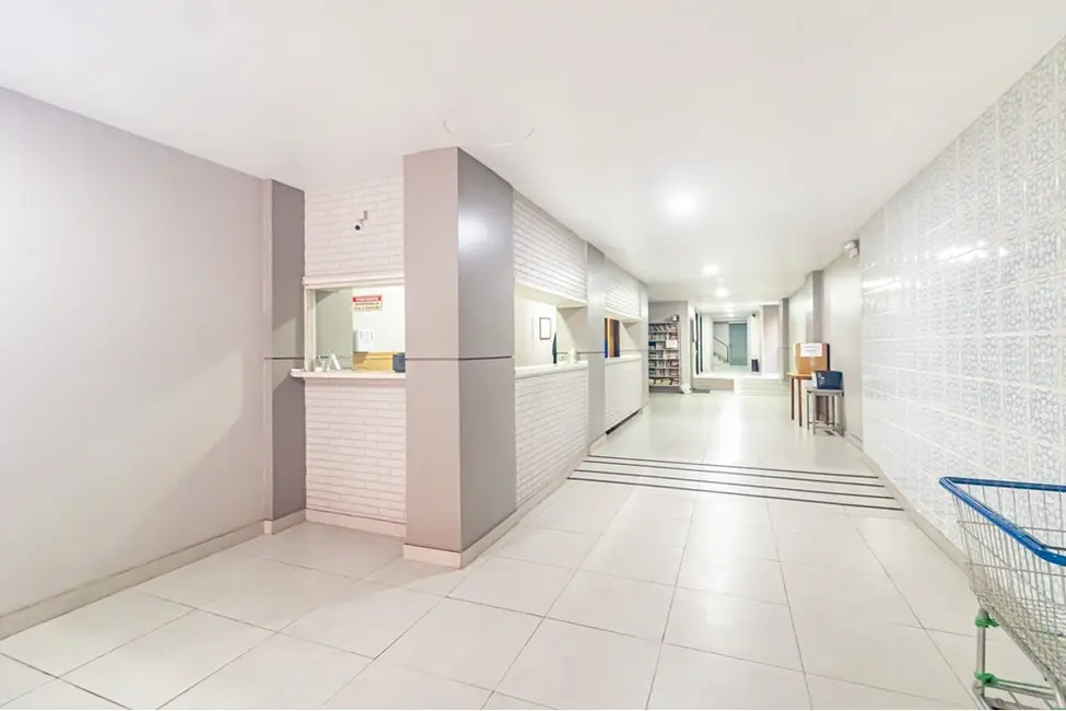 Apartamento com 3 quartos à venda, 78m2 em Centro Histórico, Porto Alegre - RS - imagem 6 Foto 6 de Apartamento com 3 quartos à venda, 78m2 em Centro Histórico, Porto Alegre - RS