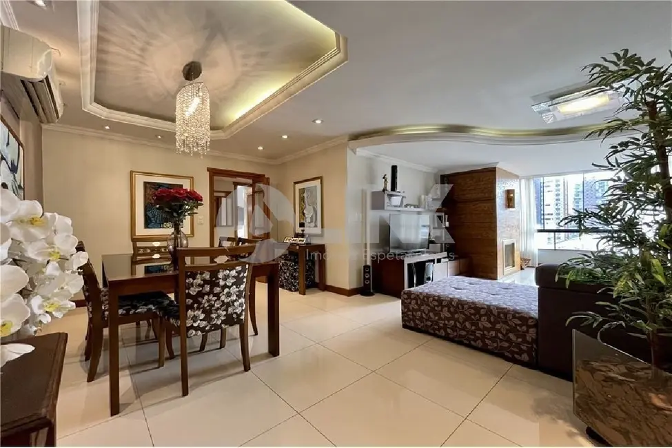 Foto 6 de Apartamento com 3 quartos à venda, 109m2 em Passo da Areia, Porto Alegre - RS