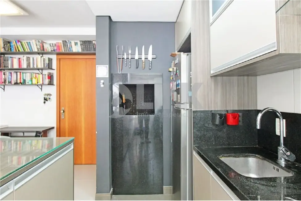 Apartamento com 2 quartos à venda, 58m2 em Medianeira, Porto Alegre - RS - imagem 5 Foto 5 de Apartamento com 2 quartos à venda, 58m2 em Medianeira, Porto Alegre - RS
