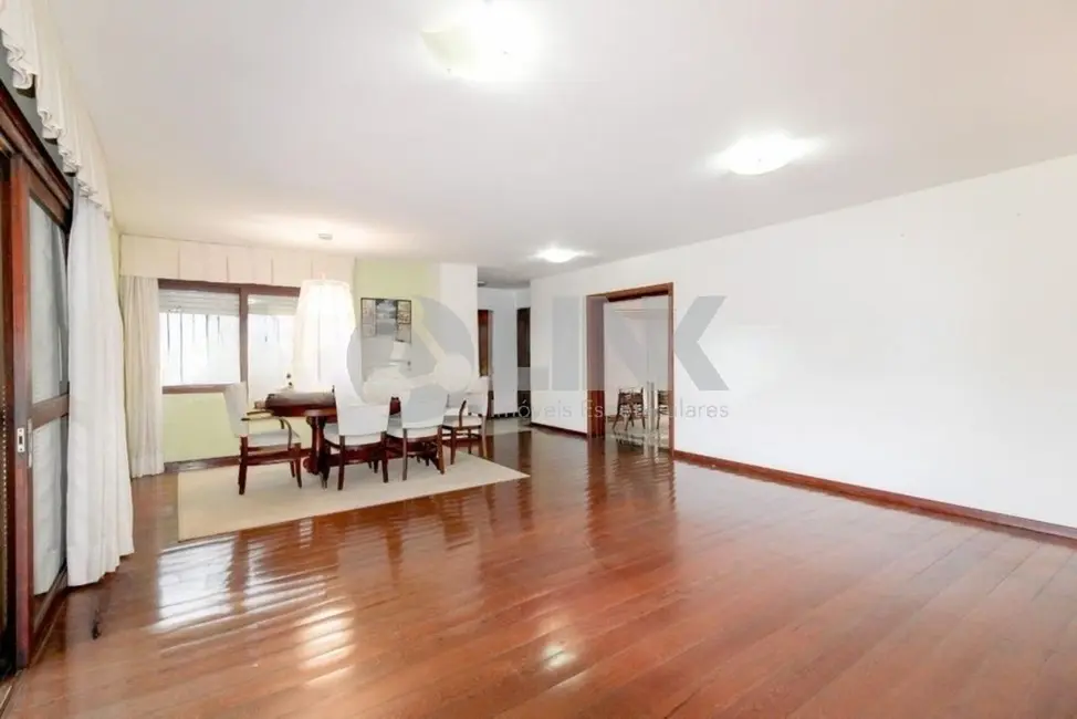 Casa com 3 quartos à venda, 280m2 em Chácara das Pedras, Porto Alegre - RS - imagem 6 Foto 6 de Casa com 3 quartos à venda, 280m2 em Chácara das Pedras, Porto Alegre - RS