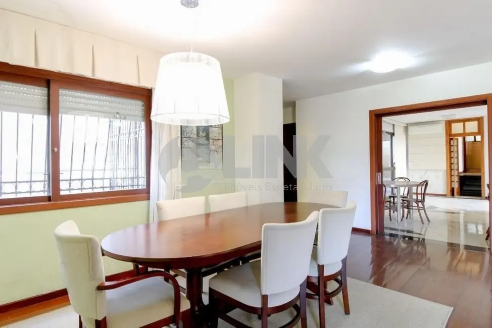 Casa com 3 quartos à venda, 280m2 em Chácara das Pedras, Porto Alegre - RS - imagem 8 Foto 8 de Casa com 3 quartos à venda, 280m2 em Chácara das Pedras, Porto Alegre - RS