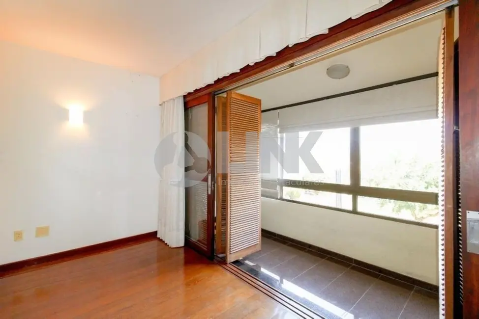 Casa com 3 quartos à venda, 280m2 em Chácara das Pedras, Porto Alegre - RS - imagem 3 Foto 3 de Casa com 3 quartos à venda, 280m2 em Chácara das Pedras, Porto Alegre - RS