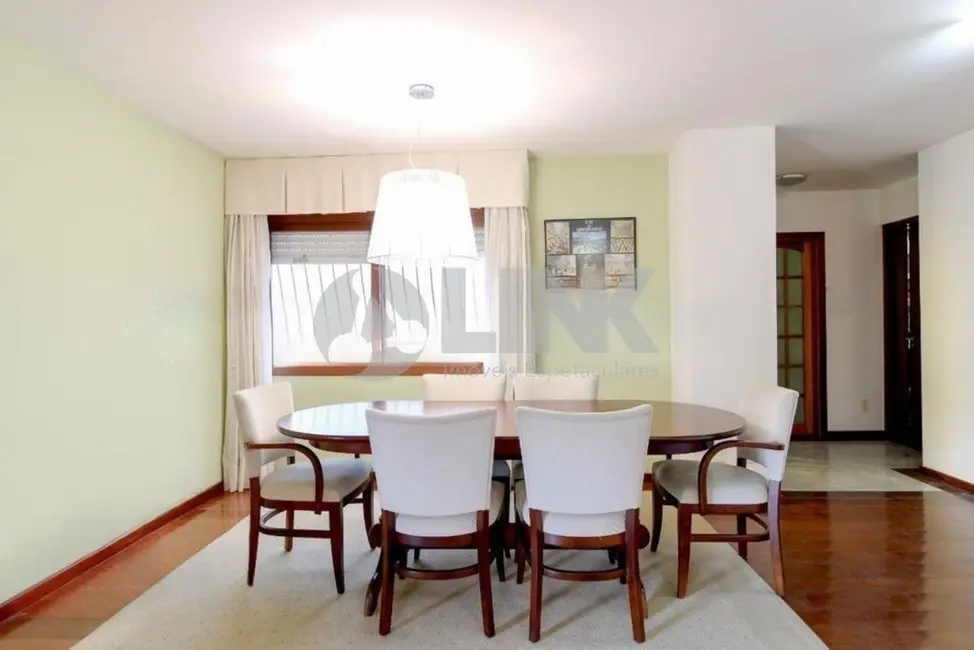 Casa com 3 quartos à venda, 280m2 em Chácara das Pedras, Porto Alegre - RS - imagem 9 Foto 9 de Casa com 3 quartos à venda, 280m2 em Chácara das Pedras, Porto Alegre - RS