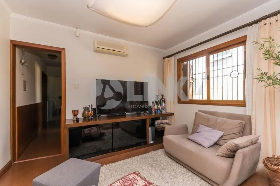 Casa com 3 quartos à venda, 185m2 em Chácara das Pedras, Porto Alegre - RS - imagem 5 Foto 5 de Casa com 3 quartos à venda, 185m2 em Chácara das Pedras, Porto Alegre - RS