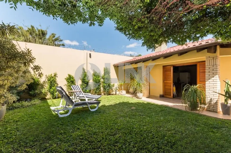 Casa com 3 quartos à venda, 185m2 em Chácara das Pedras, Porto Alegre - RS - imagem 8 Foto 8 de Casa com 3 quartos à venda, 185m2 em Chácara das Pedras, Porto Alegre - RS