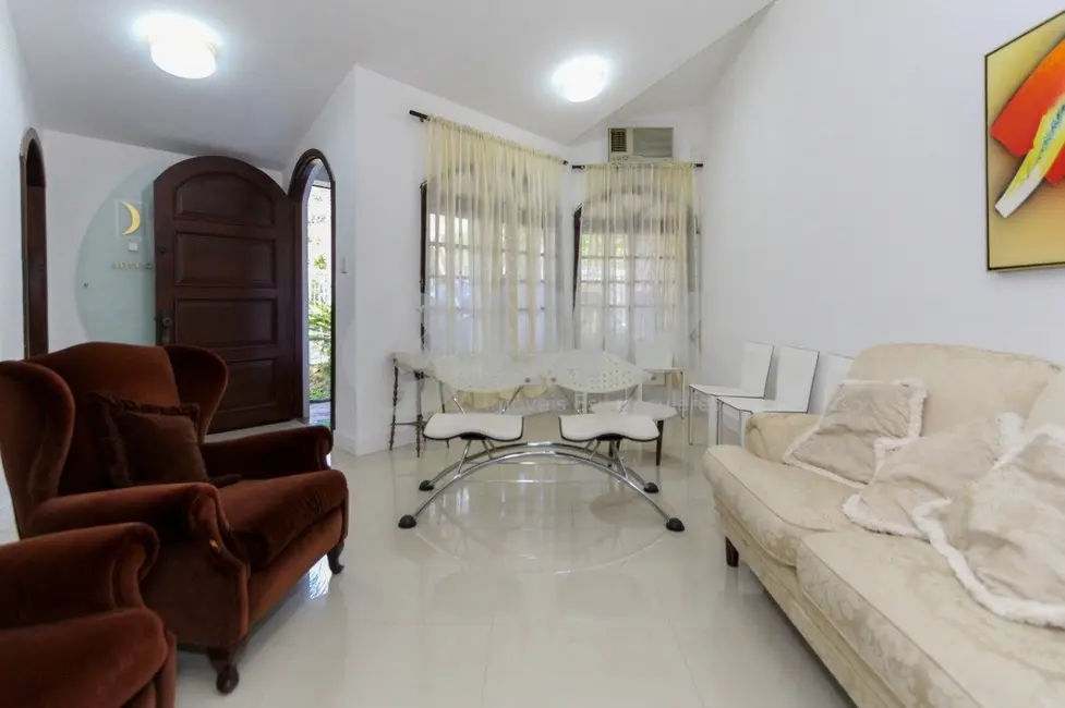 Foto 7 de Casa com 3 quartos à venda, 300m2 em Chácara das Pedras, Porto Alegre - RS