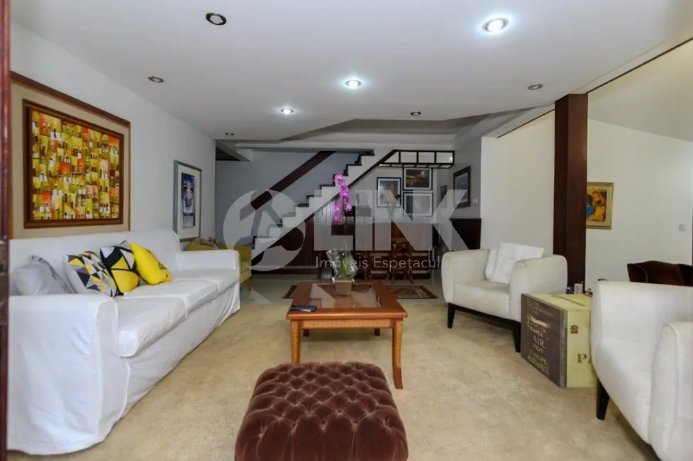 Foto 9 de Casa com 3 quartos à venda, 300m2 em Chácara das Pedras, Porto Alegre - RS