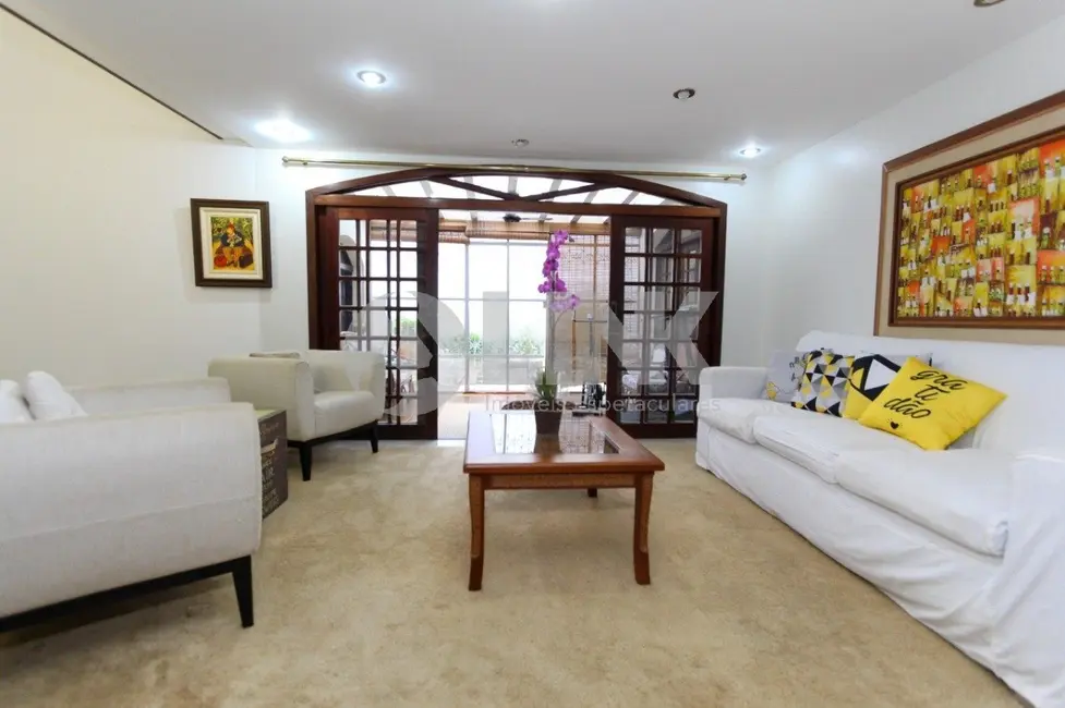 Foto 4 de Casa com 3 quartos à venda, 300m2 em Chácara das Pedras, Porto Alegre - RS