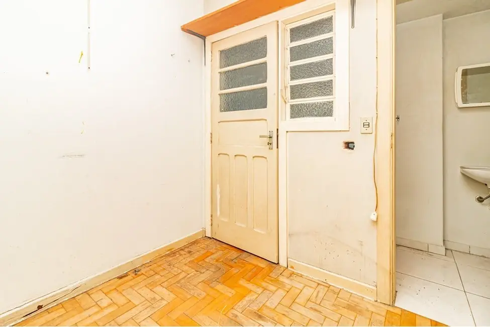 Apartamento com 3 quartos à venda, 149m2 em Centro Histórico, Porto Alegre - RS - imagem 9 Foto 9 de Apartamento com 3 quartos à venda, 149m2 em Centro Histórico, Porto Alegre - RS