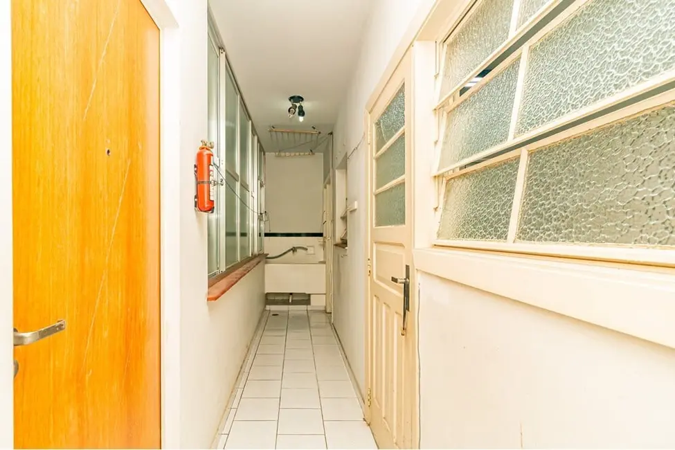 Apartamento com 3 quartos à venda, 149m2 em Centro Histórico, Porto Alegre - RS - imagem 4 Foto 4 de Apartamento com 3 quartos à venda, 149m2 em Centro Histórico, Porto Alegre - RS