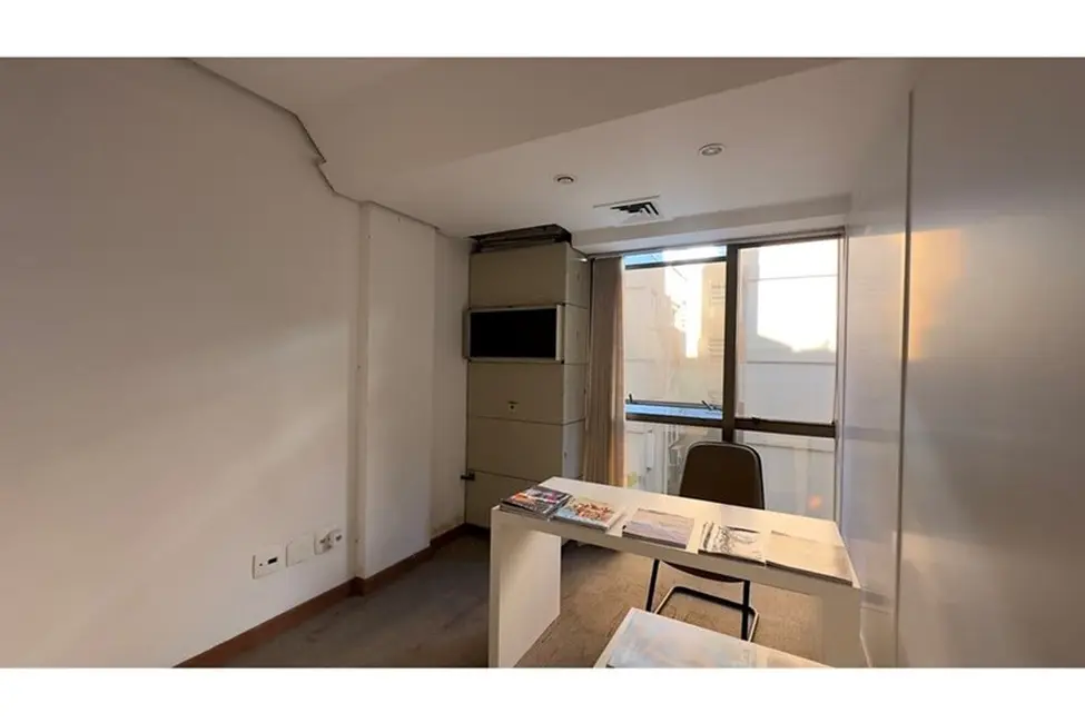 Foto 2 de Sala Comercial à venda, 45m2 em Petrópolis, Porto Alegre - RS