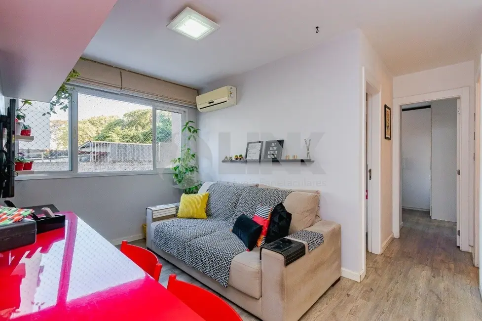 Apartamento com 2 quartos à venda, 58m2 em Passo da Areia, Porto Alegre - RS - imagem 7 Foto 7 de Apartamento com 2 quartos à venda, 58m2 em Passo da Areia, Porto Alegre - RS