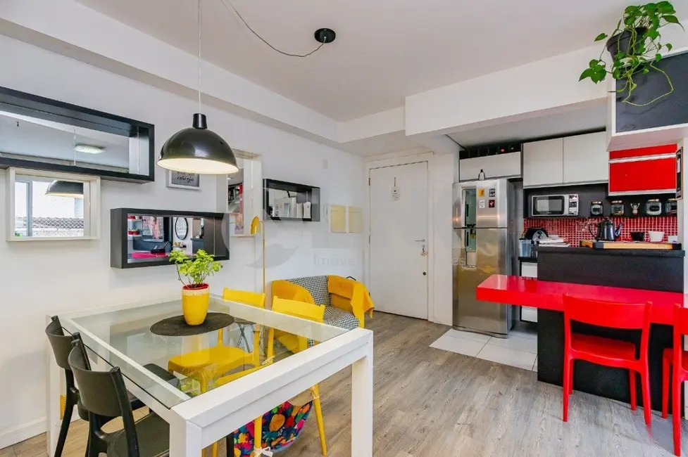 Apartamento com 2 quartos à venda, 58m2 em Passo da Areia, Porto Alegre - RS - imagem 5 Foto 5 de Apartamento com 2 quartos à venda, 58m2 em Passo da Areia, Porto Alegre - RS
