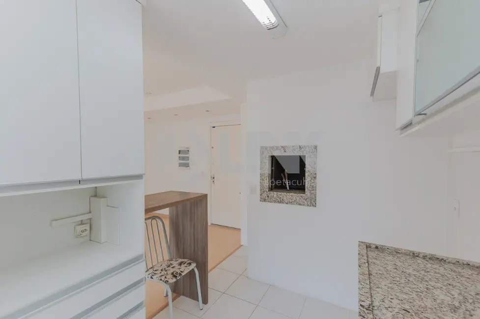 Apartamento com 2 quartos à venda, 62m2 em Passo da Areia, Porto Alegre - RS - imagem 7 Foto 7 de Apartamento com 2 quartos à venda, 62m2 em Passo da Areia, Porto Alegre - RS