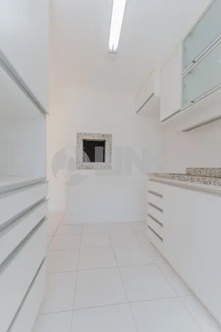Apartamento com 2 quartos à venda, 62m2 em Passo da Areia, Porto Alegre - RS - imagem 9 Foto 9 de Apartamento com 2 quartos à venda, 62m2 em Passo da Areia, Porto Alegre - RS