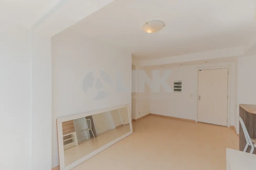 Apartamento com 2 quartos à venda, 62m2 em Passo da Areia, Porto Alegre - RS - imagem 4 Foto 4 de Apartamento com 2 quartos à venda, 62m2 em Passo da Areia, Porto Alegre - RS