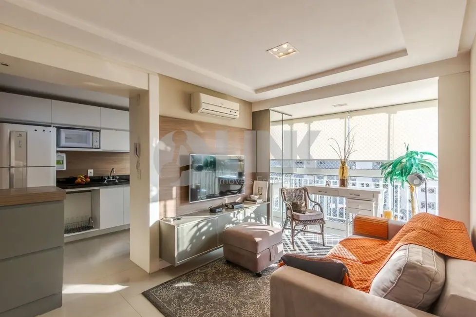 Foto 1 de Apartamento com 2 quartos à venda, 68m2 em Passo da Areia, Porto Alegre - RS