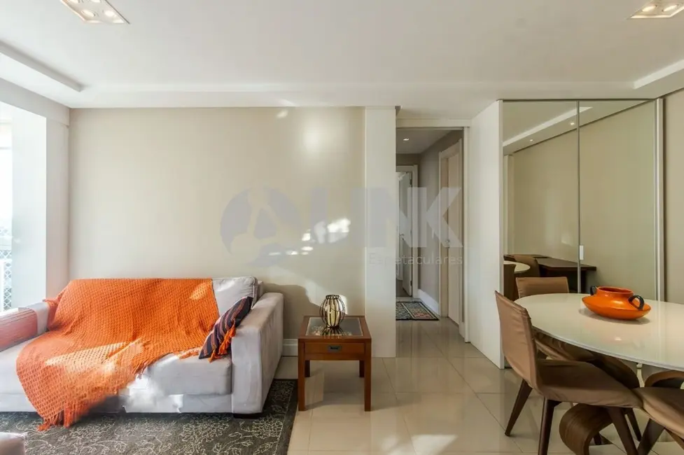 Foto 8 de Apartamento com 2 quartos à venda, 68m2 em Passo da Areia, Porto Alegre - RS