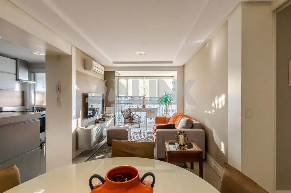 Foto 5 de Apartamento com 2 quartos à venda, 68m2 em Passo da Areia, Porto Alegre - RS