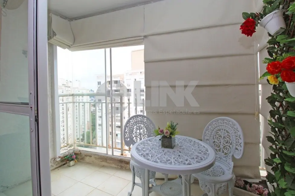 Foto 2 de Apartamento com 2 quartos à venda, 62m2 em Passo da Areia, Porto Alegre - RS