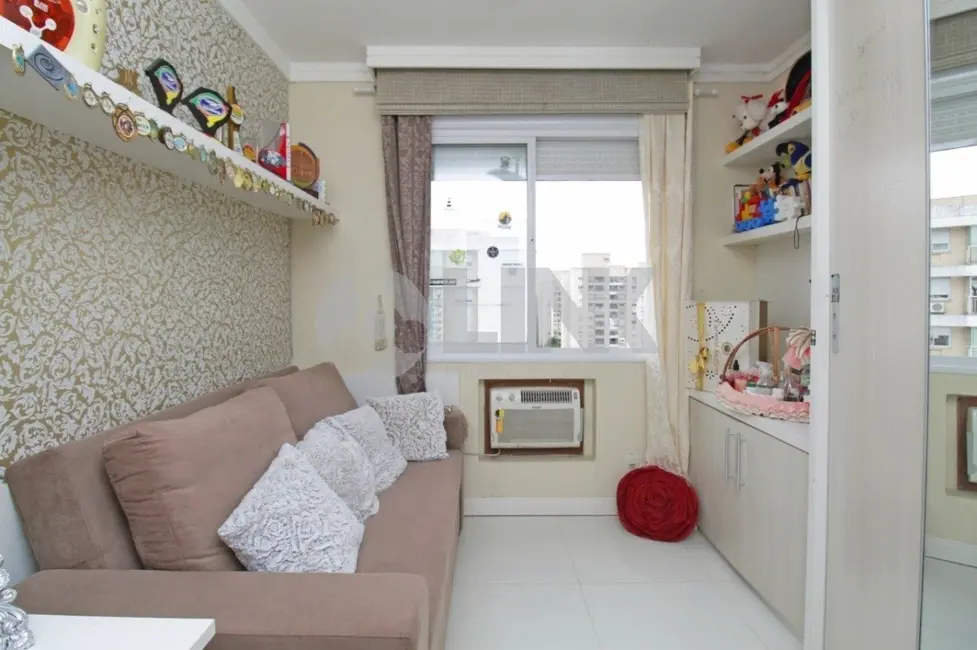 Foto 6 de Apartamento com 2 quartos à venda, 62m2 em Passo da Areia, Porto Alegre - RS