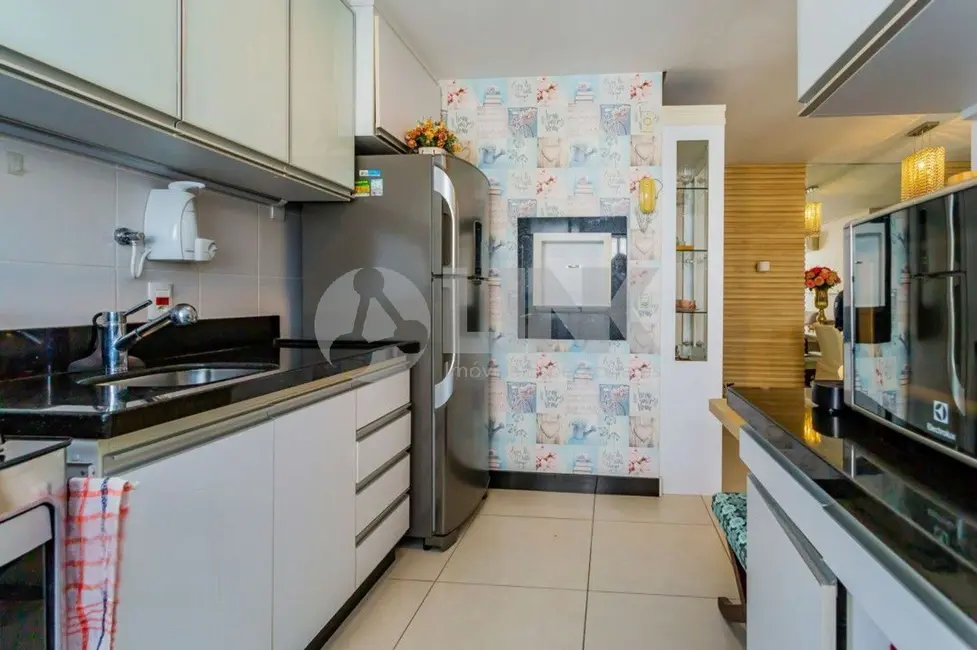 Apartamento com 2 quartos à venda, 68m2 em Passo da Areia, Porto Alegre - RS - imagem 7 Foto 7 de Apartamento com 2 quartos à venda, 68m2 em Passo da Areia, Porto Alegre - RS