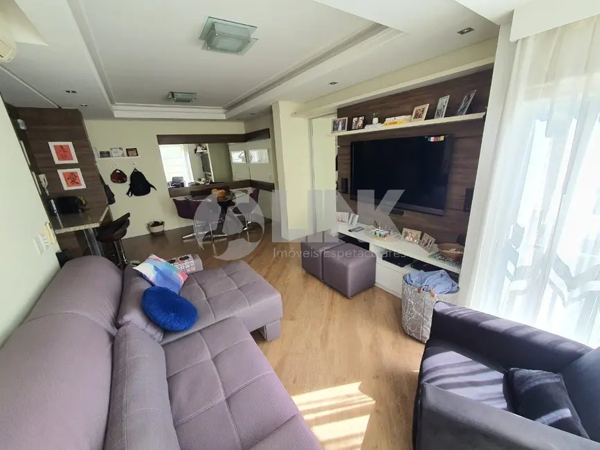 Apartamento com 2 quartos à venda, 68m2 em Passo da Areia, Porto Alegre - RS - imagem 4 Foto 4 de Apartamento com 2 quartos à venda, 68m2 em Passo da Areia, Porto Alegre - RS