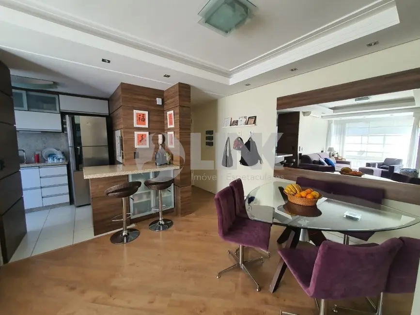 Apartamento com 2 quartos à venda, 68m2 em Passo da Areia, Porto Alegre - RS - imagem 5 Foto 5 de Apartamento com 2 quartos à venda, 68m2 em Passo da Areia, Porto Alegre - RS