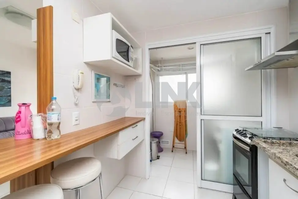 Apartamento com 2 quartos à venda, 61m2 em Passo da Areia, Porto Alegre - RS - imagem 9 Foto 9 de Apartamento com 2 quartos à venda, 61m2 em Passo da Areia, Porto Alegre - RS