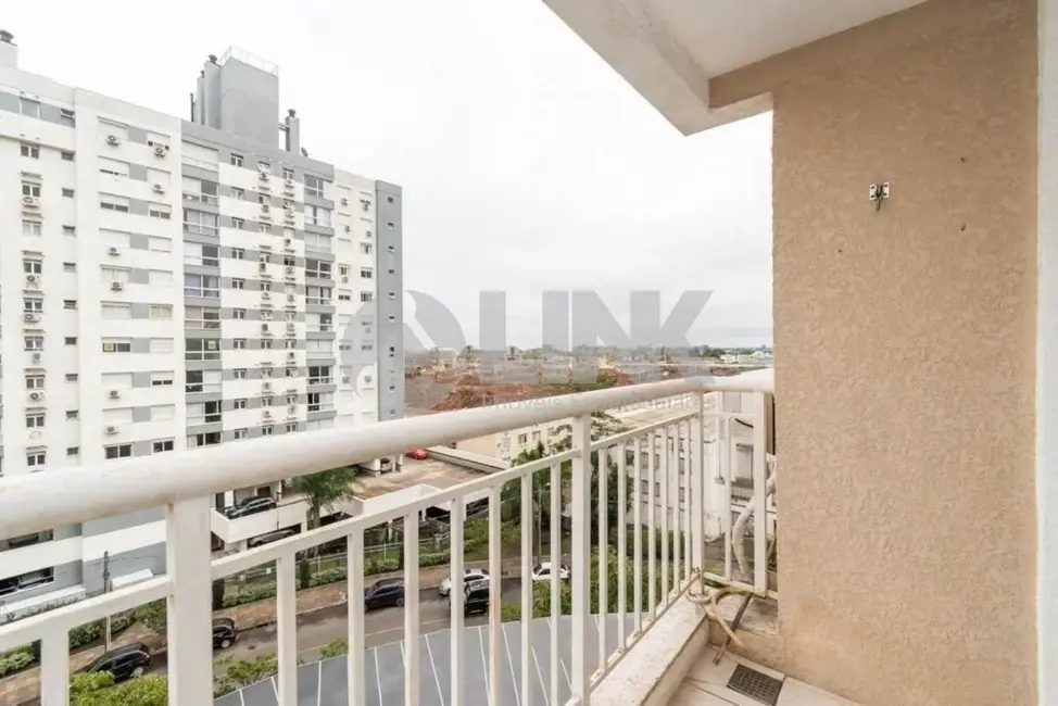 Apartamento com 2 quartos à venda, 61m2 em Passo da Areia, Porto Alegre - RS - imagem 4 Foto 4 de Apartamento com 2 quartos à venda, 61m2 em Passo da Areia, Porto Alegre - RS