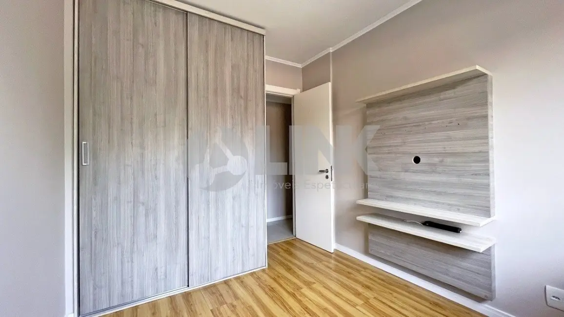Apartamento com 3 quartos à venda, 84m2 em Passo da Areia, Porto Alegre - RS - imagem 9 Foto 9 de Apartamento com 3 quartos à venda, 84m2 em Passo da Areia, Porto Alegre - RS