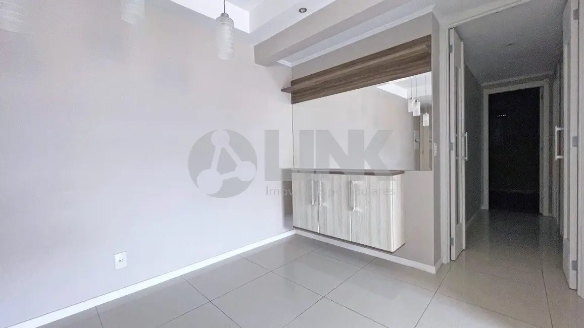 Apartamento com 3 quartos à venda, 84m2 em Passo da Areia, Porto Alegre - RS - imagem 7 Foto 7 de Apartamento com 3 quartos à venda, 84m2 em Passo da Areia, Porto Alegre - RS