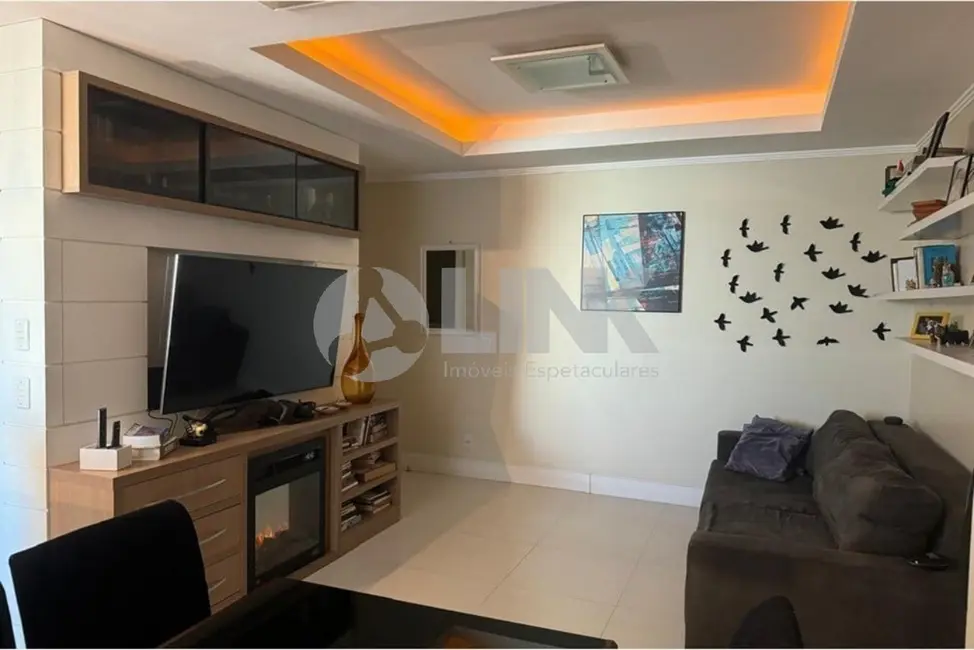 Foto 2 de Apartamento com 2 quartos à venda, 68m2 em Floresta, Porto Alegre - RS