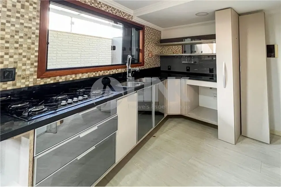 Casa com 2 quartos à venda, 69m2 em Nossa Senhora das Graças, Canoas - RS - imagem 9 Foto 9 de Casa com 2 quartos à venda, 69m2 em Nossa Senhora das Graças, Canoas - RS