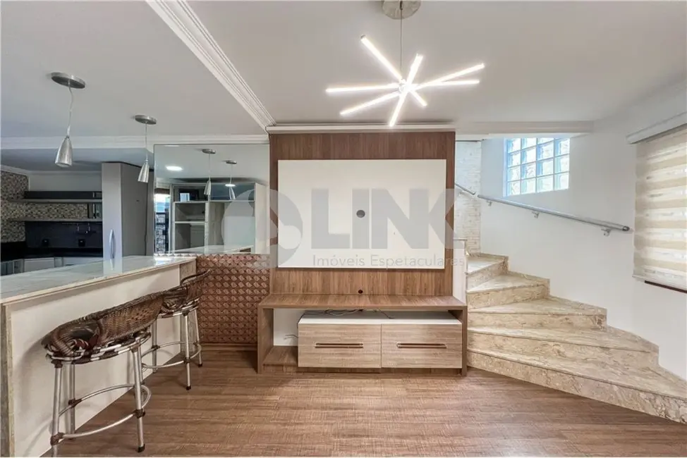 Casa com 2 quartos à venda, 69m2 em Nossa Senhora das Graças, Canoas - RS - imagem 3 Foto 3 de Casa com 2 quartos à venda, 69m2 em Nossa Senhora das Graças, Canoas - RS