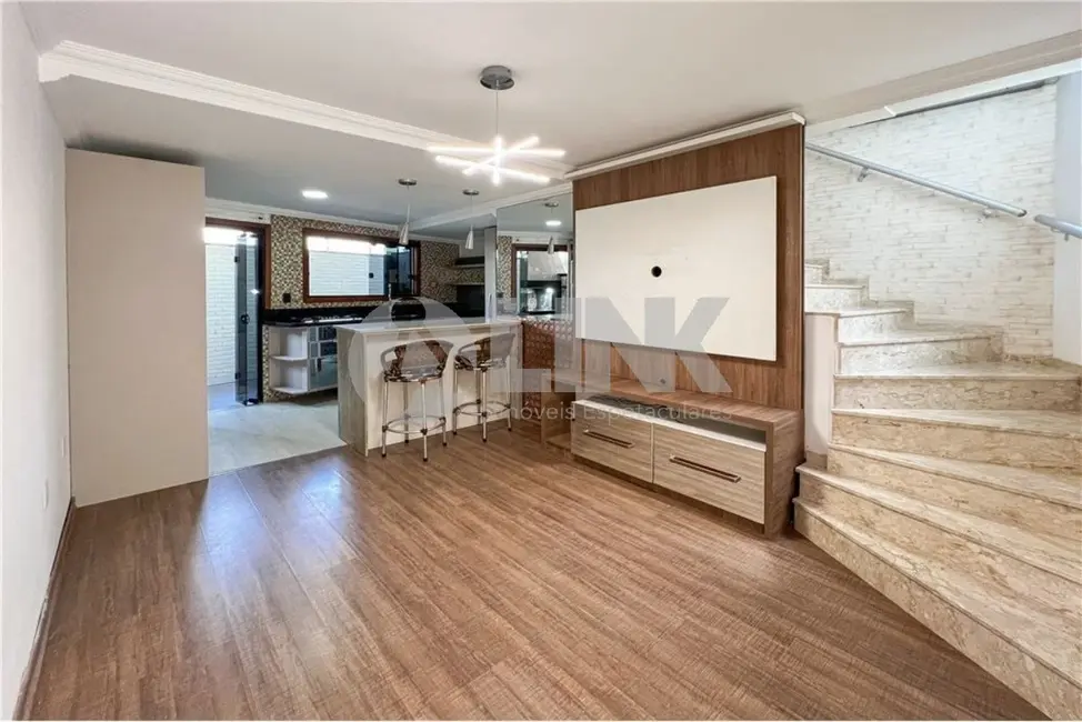 Foto 1 de Casa com 2 quartos à venda, 69m2 em Nossa Senhora das Graças, Canoas - RS