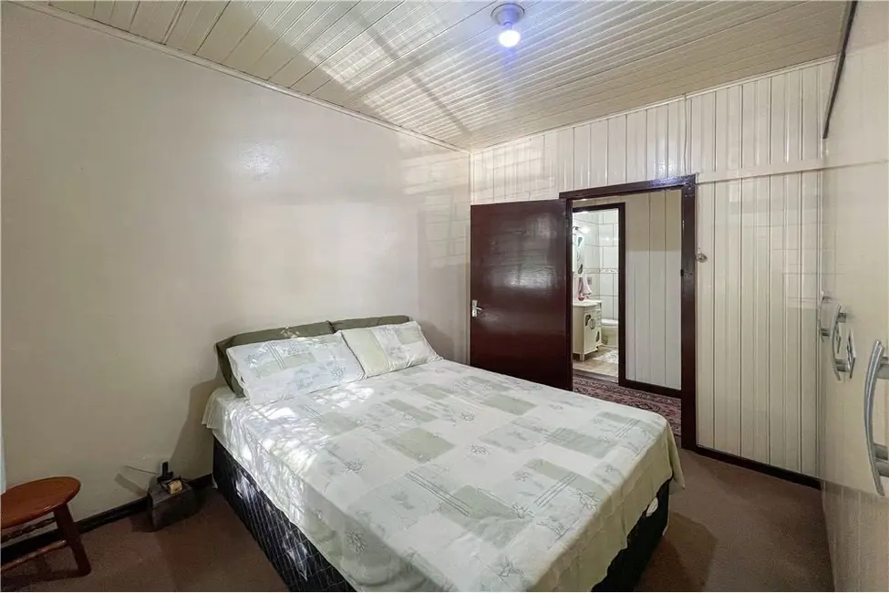 Casa com 3 quartos à venda, 270m2 em Marechal Rondon, Canoas - RS - imagem 8 Foto 8 de Casa com 3 quartos à venda, 270m2 em Marechal Rondon, Canoas - RS