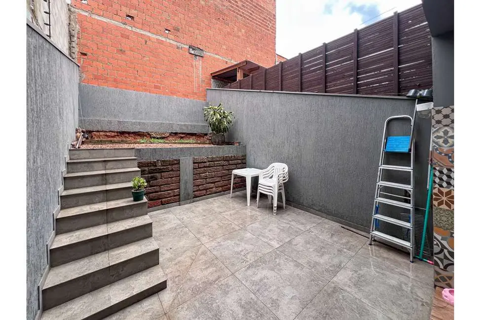 Casa com 2 quartos à venda, 108m2 em São José, Canoas - RS - imagem 9 Foto 9 de Casa com 2 quartos à venda, 108m2 em São José, Canoas - RS