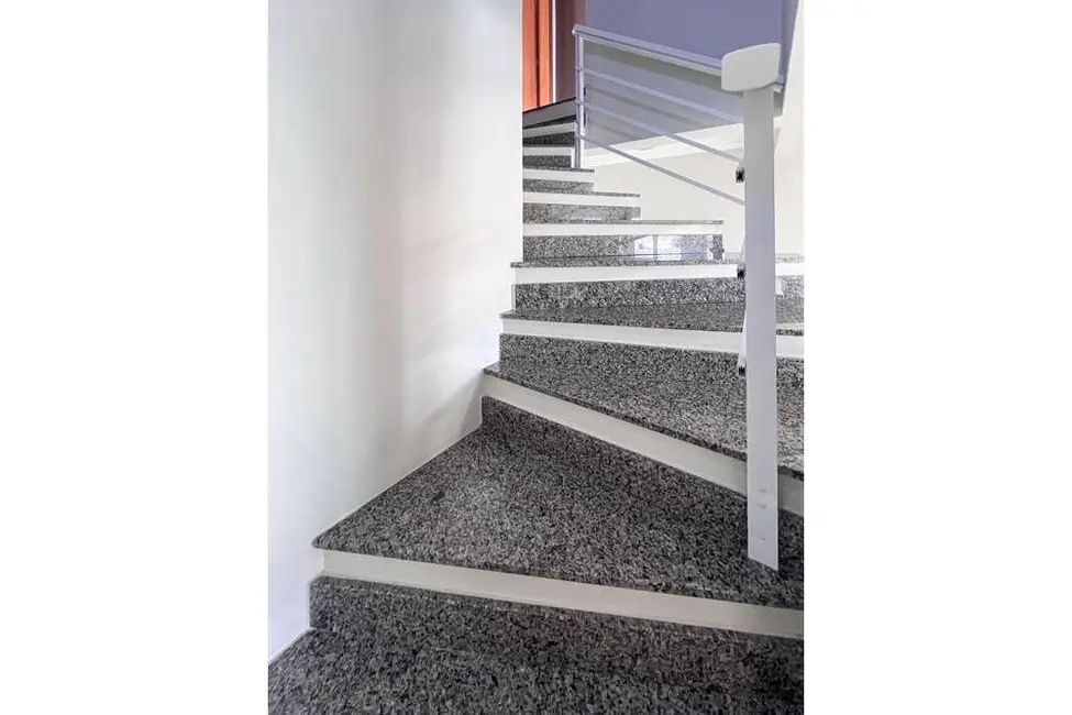 Casa com 2 quartos à venda, 108m2 em São José, Canoas - RS - imagem 4 Foto 4 de Casa com 2 quartos à venda, 108m2 em São José, Canoas - RS