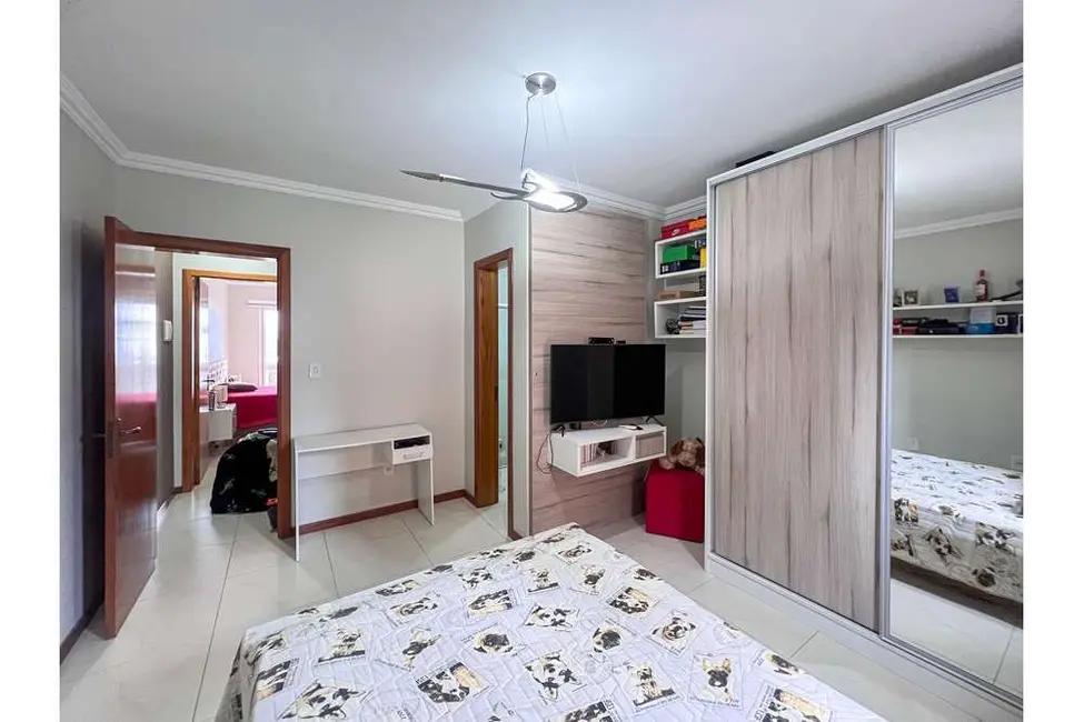 Casa com 2 quartos à venda, 108m2 em São José, Canoas - RS - imagem 3 Foto 3 de Casa com 2 quartos à venda, 108m2 em São José, Canoas - RS