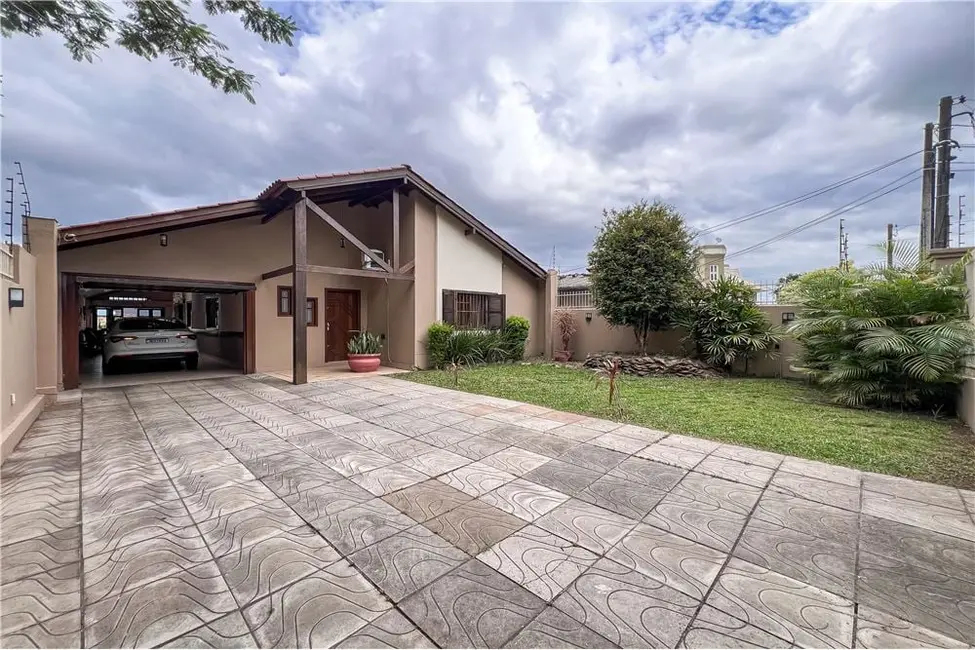 Foto 1 de Casa com 3 quartos à venda, 204m2 em Nossa Senhora das Graças, Canoas - RS