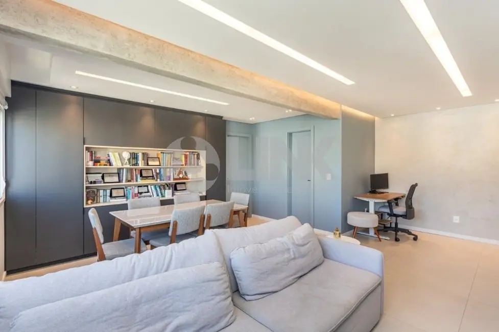 Apartamento com 2 quartos à venda, 66m2 em Higienópolis, Porto Alegre - RS - imagem 7 Foto 7 de Apartamento com 2 quartos à venda, 66m2 em Higienópolis, Porto Alegre - RS