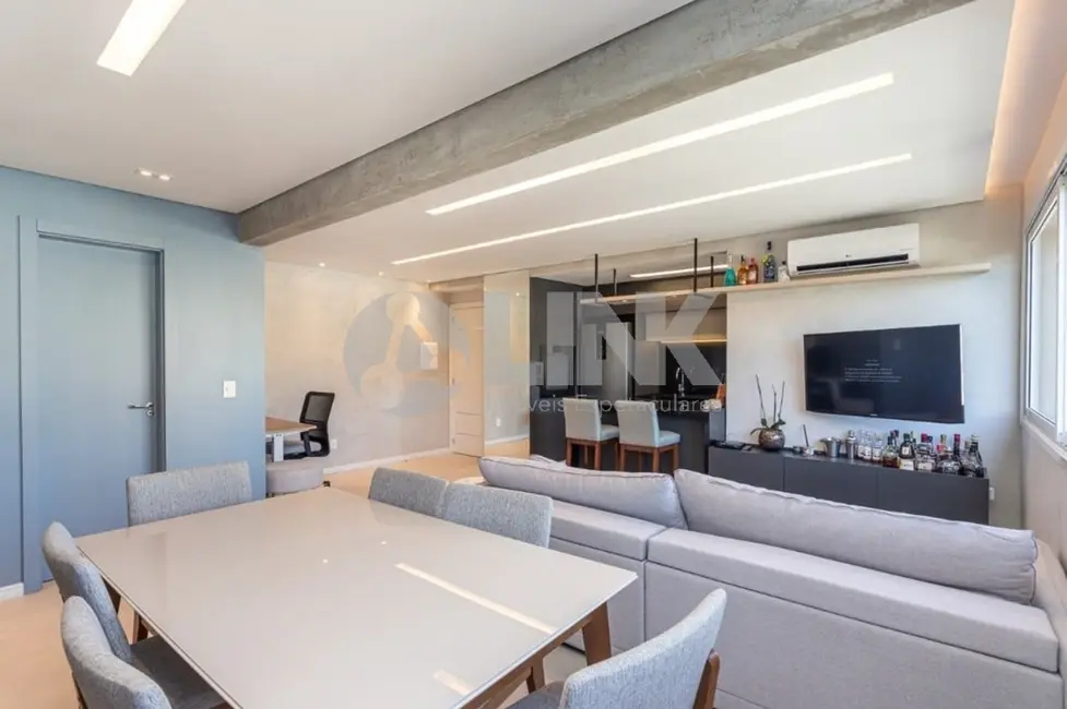 Apartamento com 2 quartos à venda, 66m2 em Higienópolis, Porto Alegre - RS - imagem 4 Foto 4 de Apartamento com 2 quartos à venda, 66m2 em Higienópolis, Porto Alegre - RS