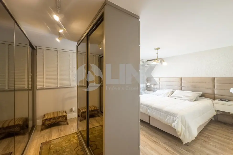 Apartamento com 3 quartos à venda, 245m2 em Bela Vista, Porto Alegre - RS - imagem 8 Foto 8 de Apartamento com 3 quartos à venda, 245m2 em Bela Vista, Porto Alegre - RS