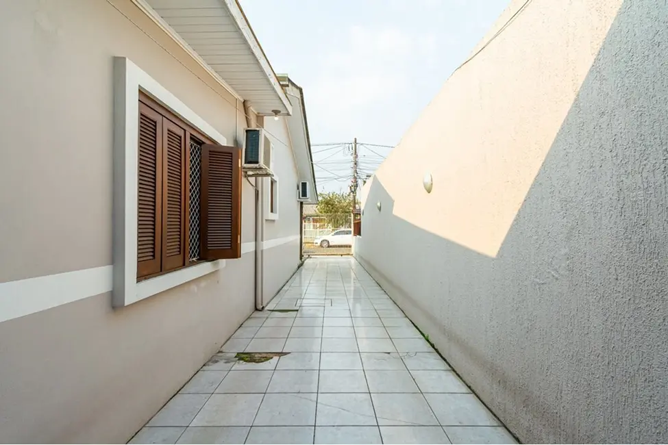 Casa com 2 quartos à venda, 79m2 em São José, Canoas - RS - imagem 4 Foto 4 de Casa com 2 quartos à venda, 79m2 em São José, Canoas - RS