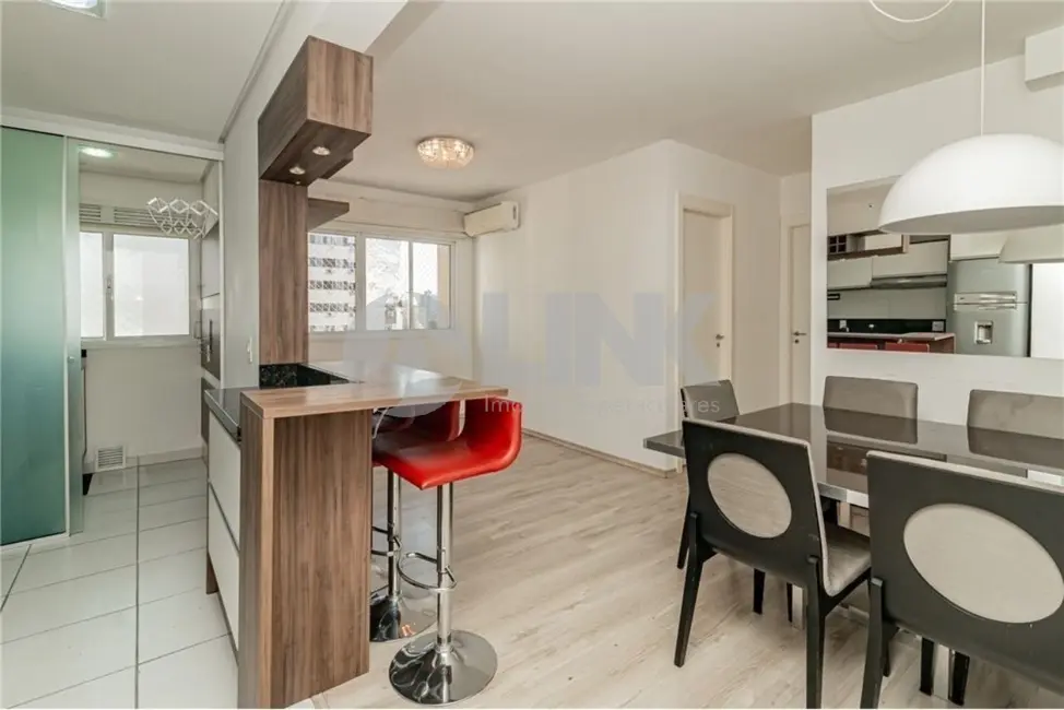 Apartamento com 2 quartos à venda, 58m2 em Passo da Areia, Porto Alegre - RS - imagem 3 Foto 3 de Apartamento com 2 quartos à venda, 58m2 em Passo da Areia, Porto Alegre - RS