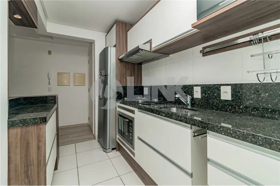 Apartamento com 2 quartos à venda, 58m2 em Passo da Areia, Porto Alegre - RS - imagem 9 Foto 9 de Apartamento com 2 quartos à venda, 58m2 em Passo da Areia, Porto Alegre - RS